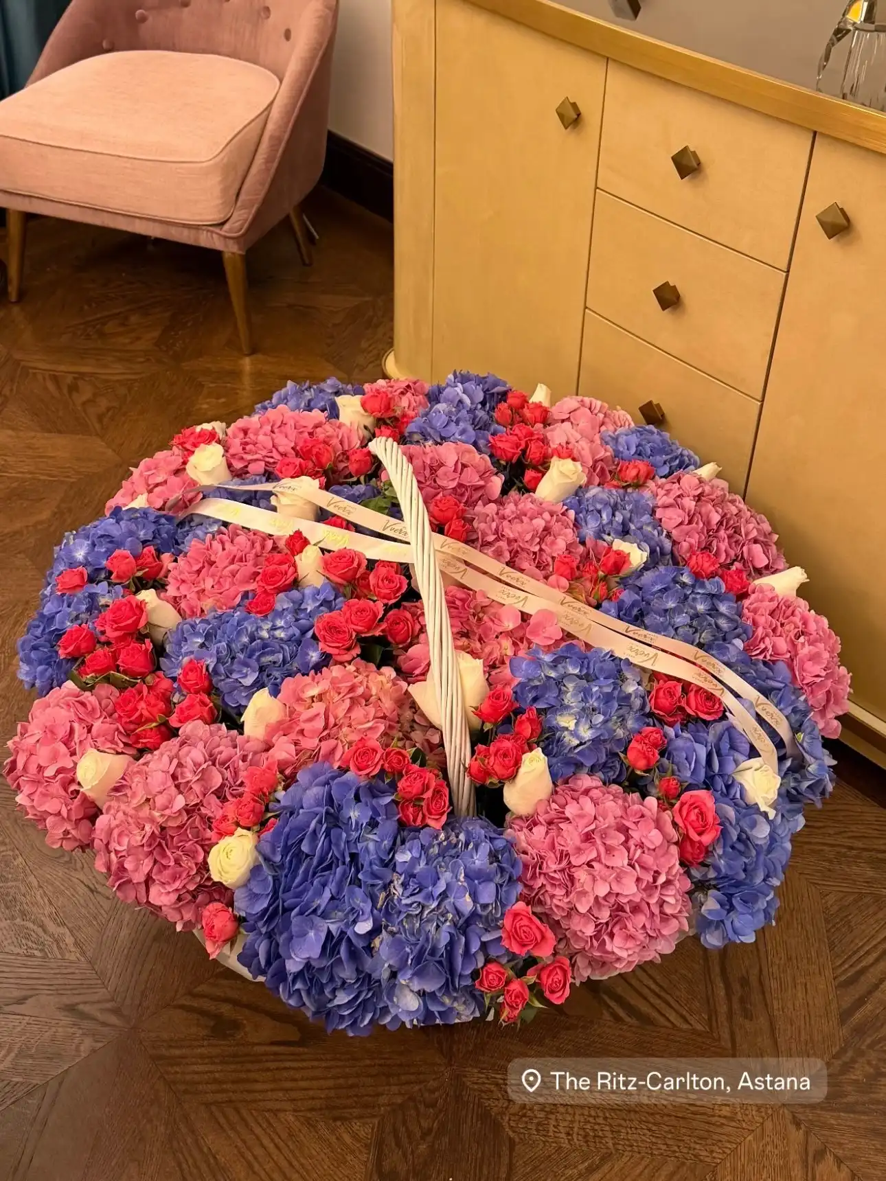 Авторский букет от флористов Vverx Flowers