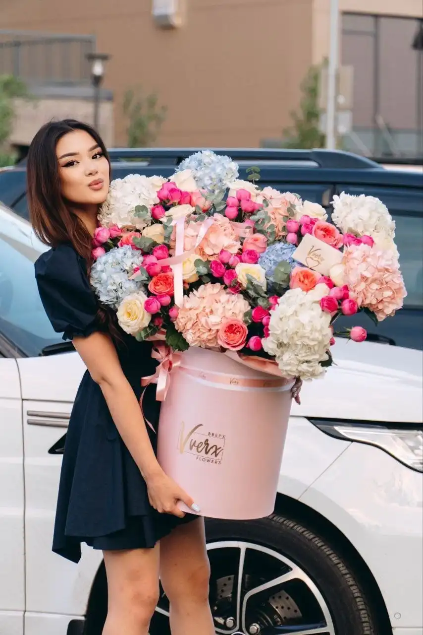 Букет Vverx Flowers — быстрая доставка по Казахстану