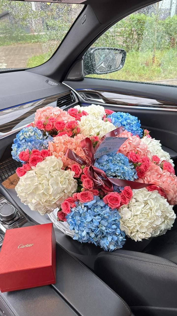 Букет Vverx Flowers 34